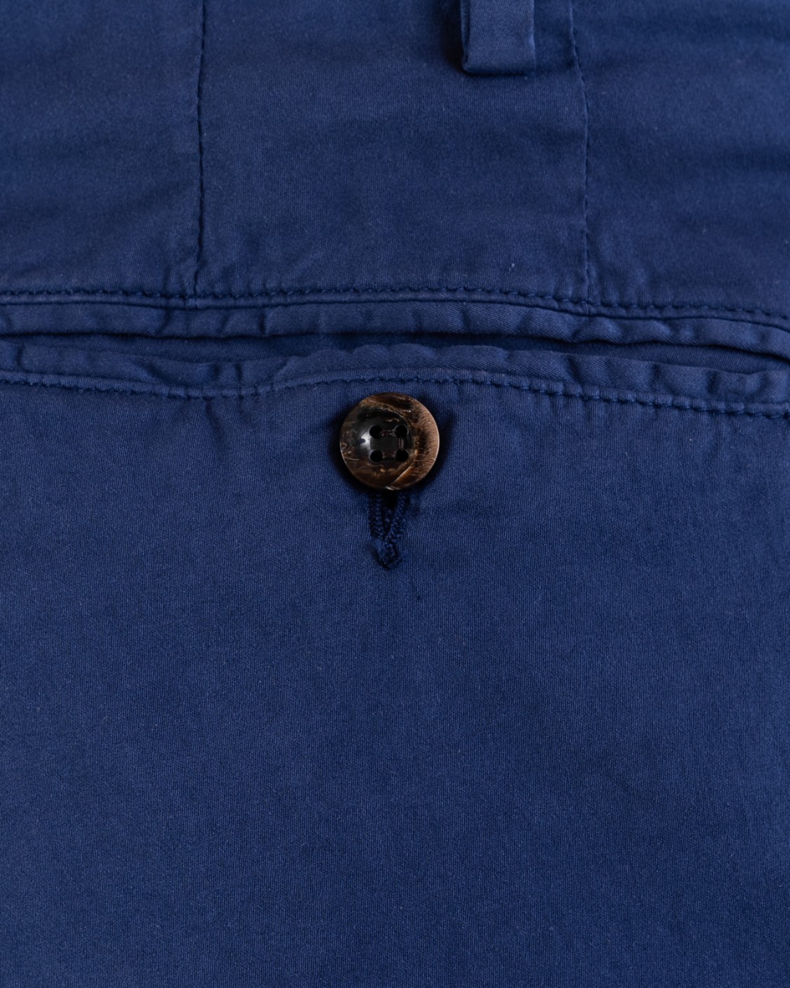 shop GERMANO Saldi Pantalone: Germano pantaloni misto seta.
Chiusura a zip con bottone e controbottoni.
Tasche frontali "americane".
Tasche posteriori a filetto con bottone.
Composizione: 88% cotone, 10% seta, 2% elastan.
Made in Italy.. 8931 21G-0203 number 3089925